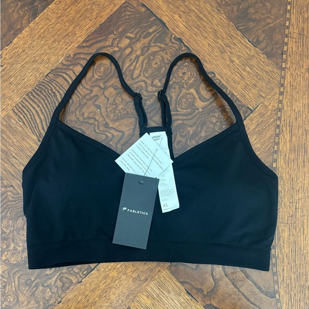 Fabletics Sports Bra / black XL, new with tags.